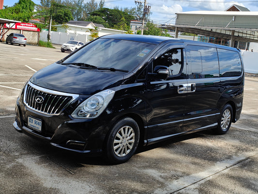Hyundai H-1 Deluxe 2.5 CRDi ปี 2016