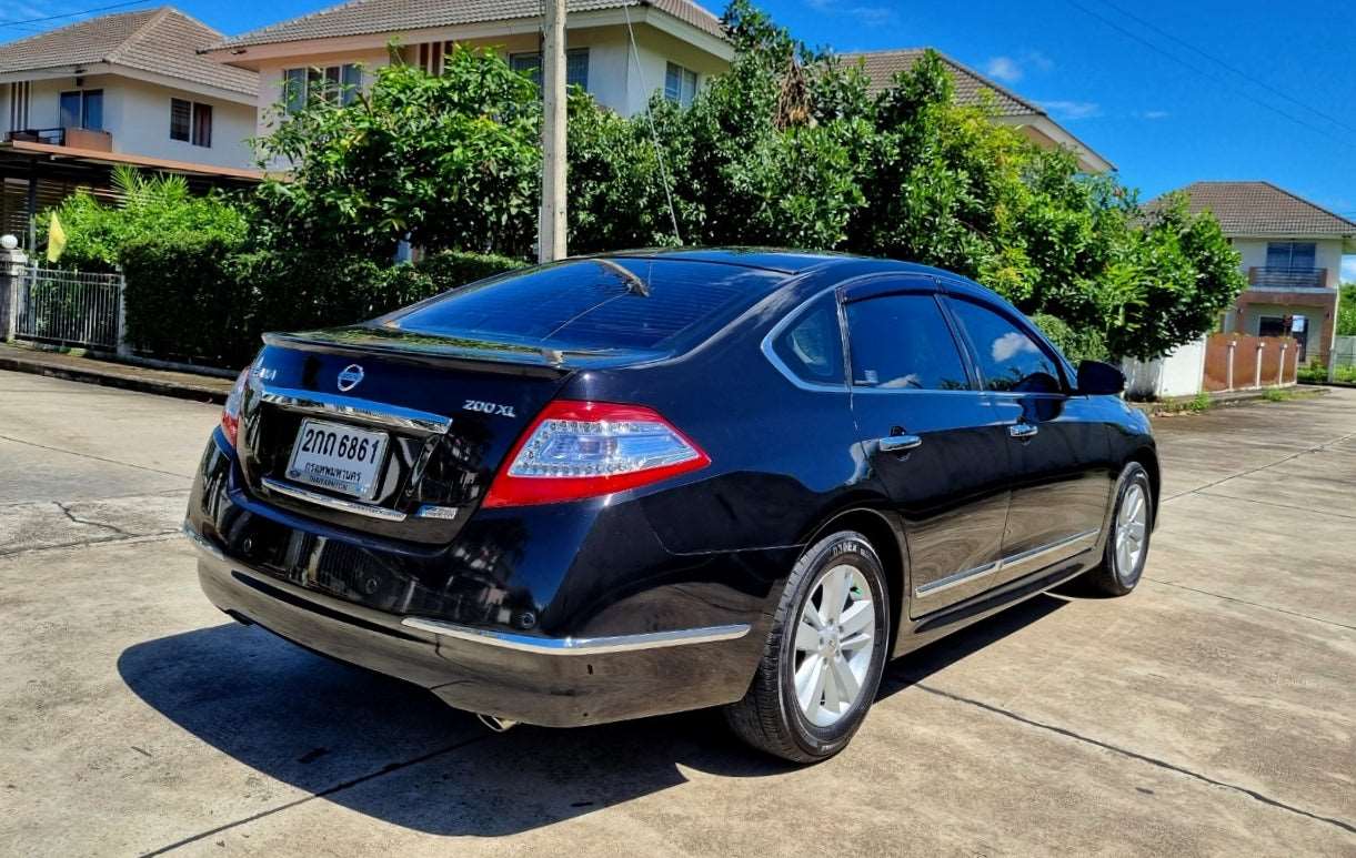 NISSAN TEANA 2.0 XL SPORT TOP ปี 2556 สีดำ เกียร์ ออโต้